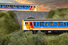 Load image into Gallery viewer, Hornby Class 423 4-VEP - Southwest Trains EMU Train Pack R30107
