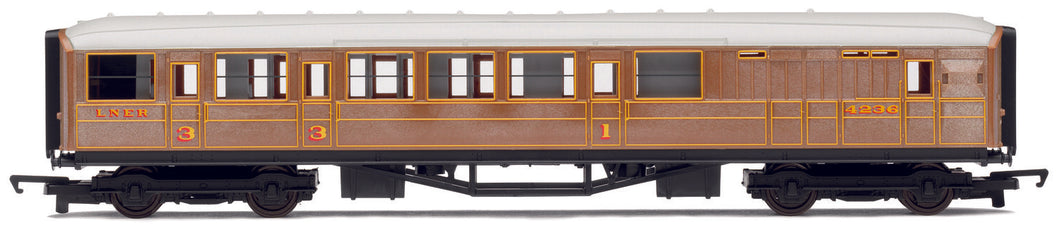 Hornby Railroad R4333 LNER, Brake Composite Coach - Era 3